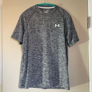 Under Armour Heat Gear Shirt. M